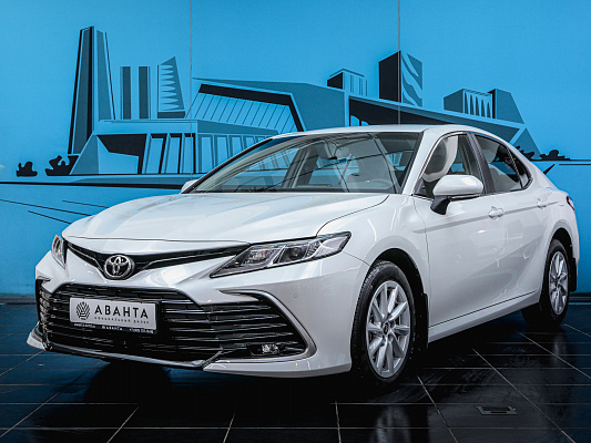 Toyota Camry NEW standart plus white